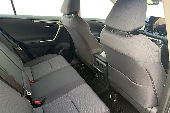 Toyota RAV4 15 of 16