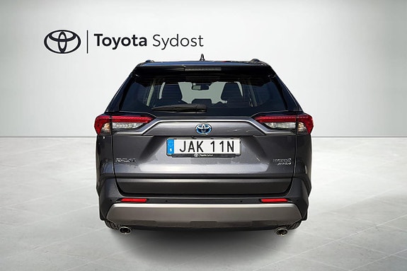 Toyota RAV4 5 of 16