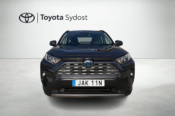 Toyota RAV4 6 of 16