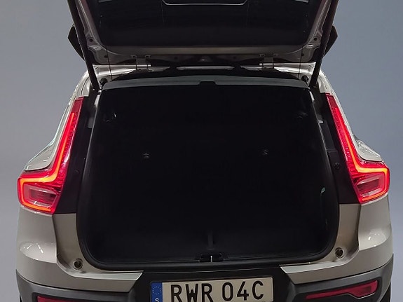 Volvo XC40 9 of 11