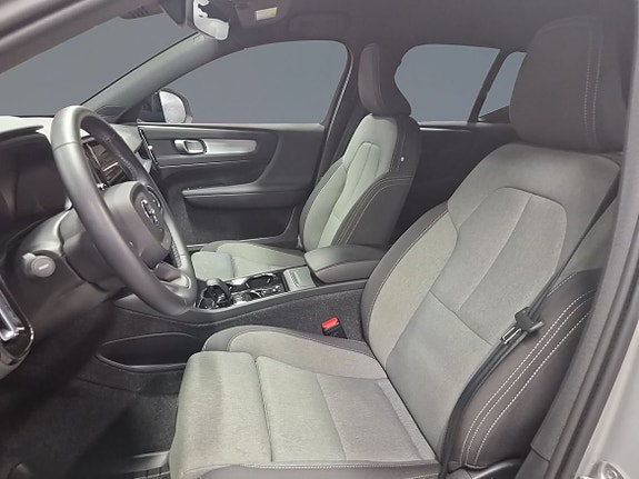 Volvo XC40 6 of 11