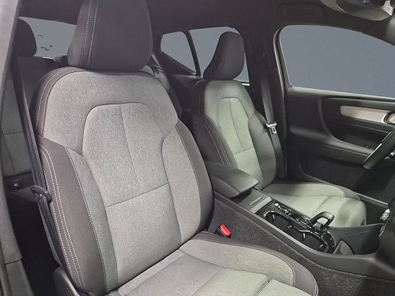 Volvo XC40 7 of 11