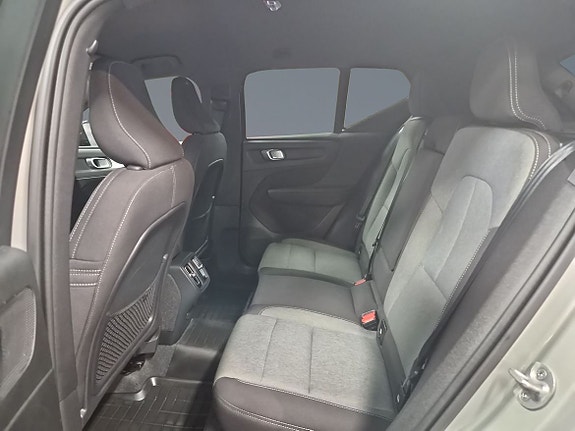 Volvo XC40 8 of 11