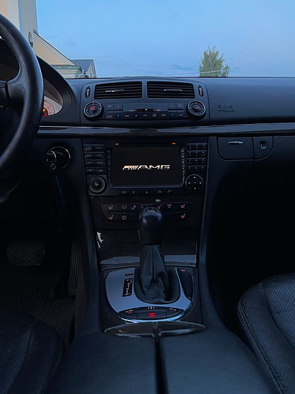 Mercedes-Benz E350 9 of 14