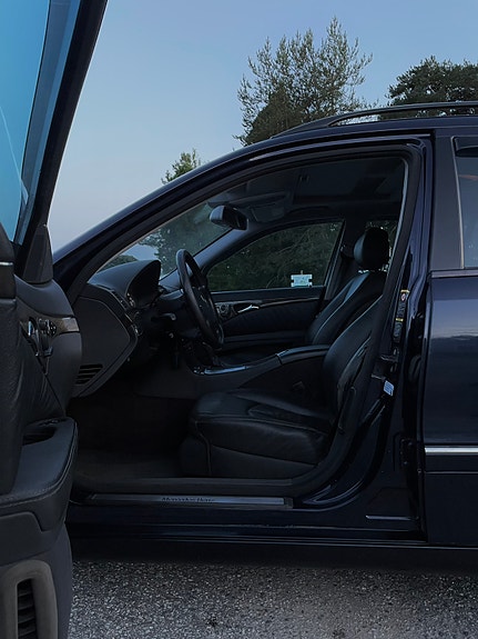 Mercedes-Benz E350 4 of 14