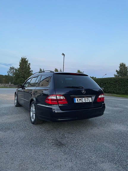 Mercedes-Benz E350 3 of 14