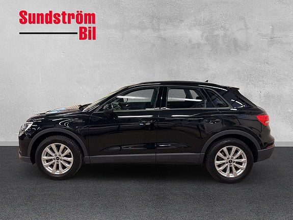 Audi Q3 3 of 25