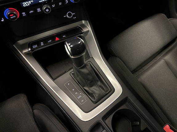 Audi Q3 20 of 25