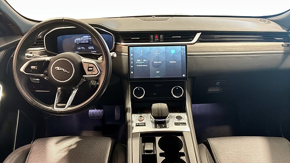 Jaguar F-PACE 4 of 9