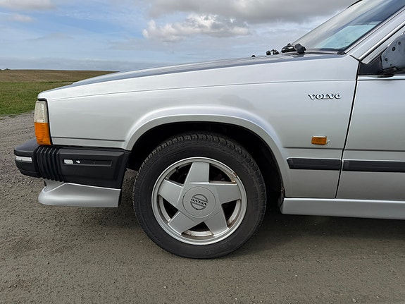 Volvo 740 18 of 30