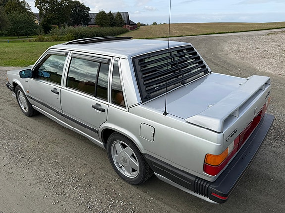 Volvo 740 22 of 30