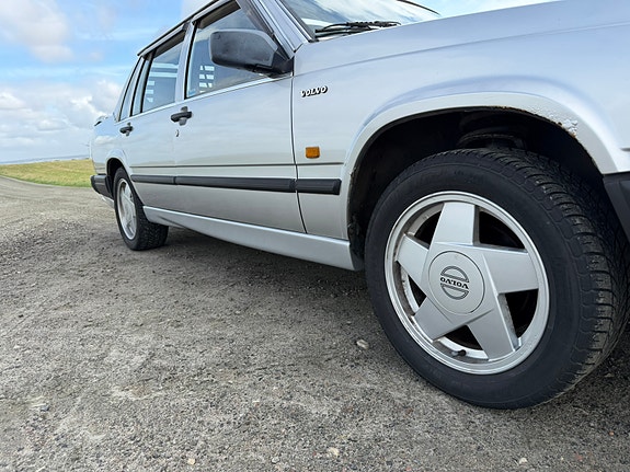 Volvo 740 24 of 30