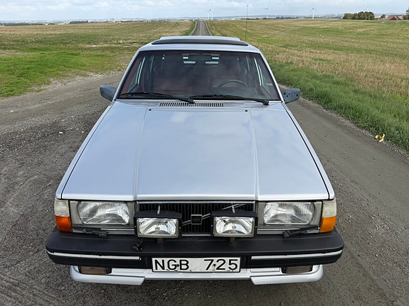 Volvo 740 28 of 30