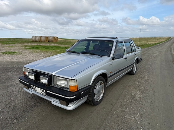 Volvo 740 2 of 30