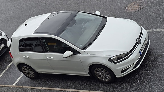 Volkswagen Golf VII 2 of 5