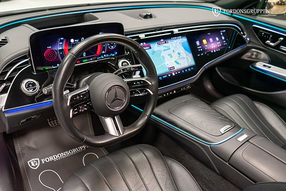 Mercedes-Benz E300 de 17 of 27