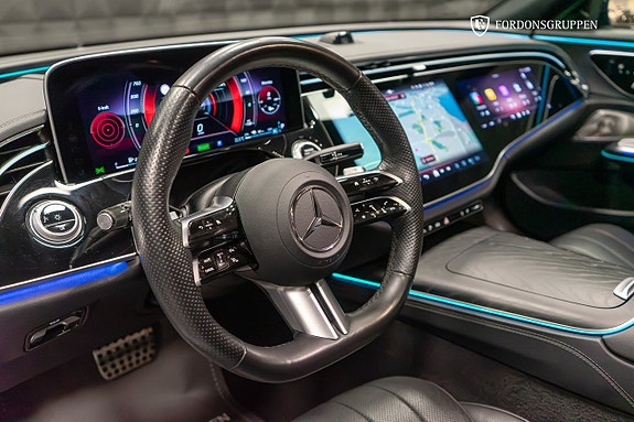 Mercedes-Benz E300 de 19 of 27
