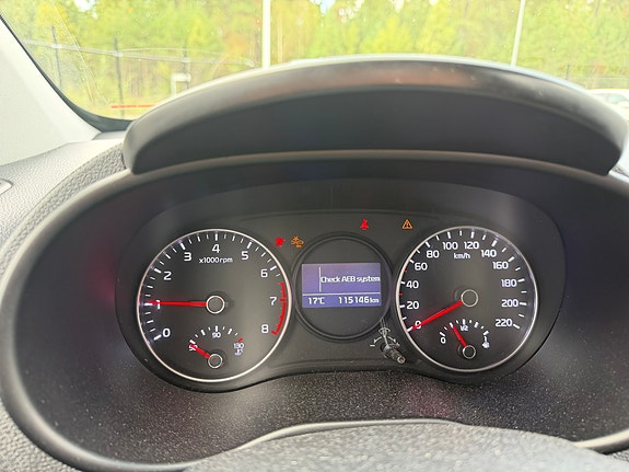 Kia Picanto 3 of 5