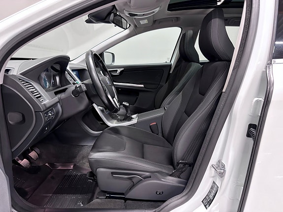 Volvo XC60 14 of 29