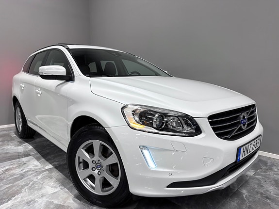 Volvo XC60 2 of 29