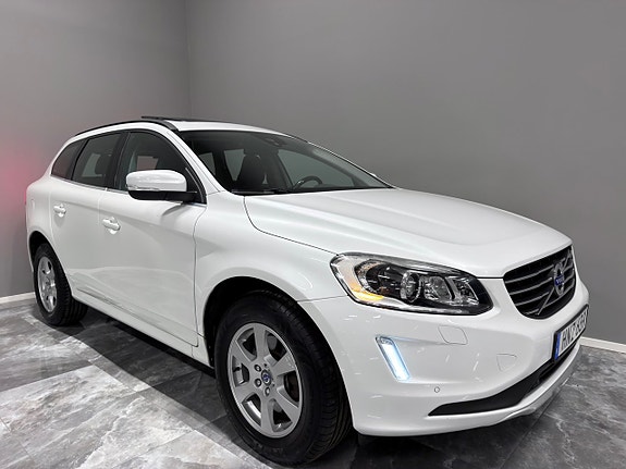 Volvo XC60 10 of 29