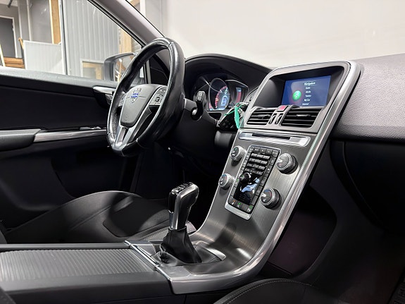 Volvo XC60 23 of 29