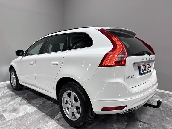Volvo XC60 6 of 29