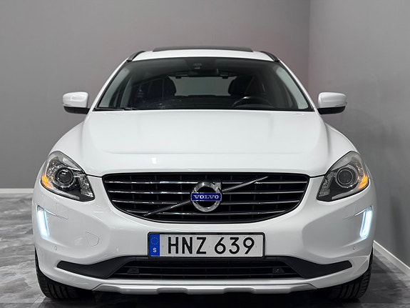 Volvo XC60 3 of 29