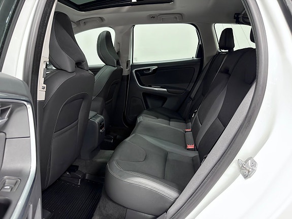 Volvo XC60 27 of 29