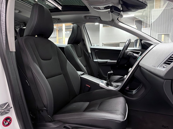 Volvo XC60 25 of 29