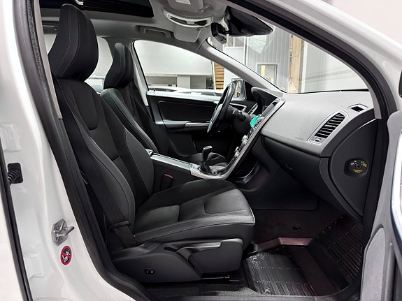 Volvo XC60 24 of 29