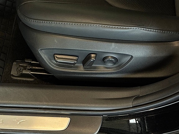Toyota Camry 19 of 26