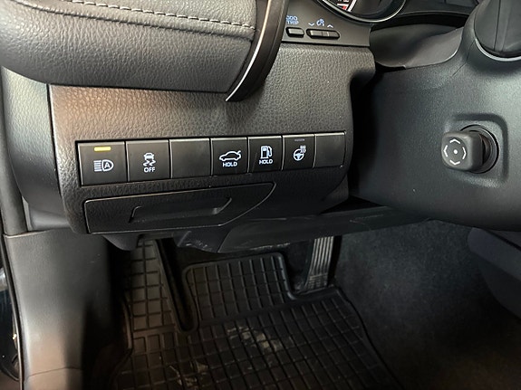 Toyota Camry 21 of 26