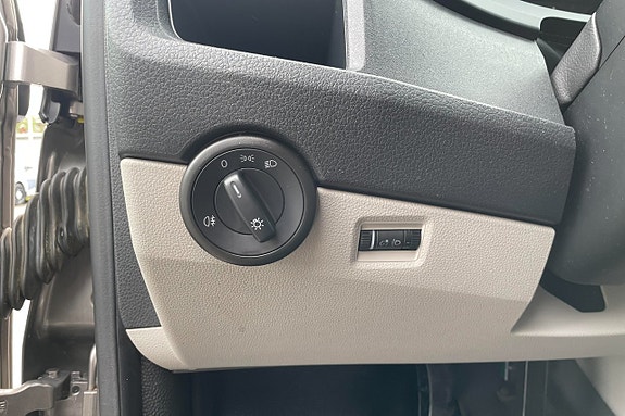 Volkswagen Caravelle 20 of 25
