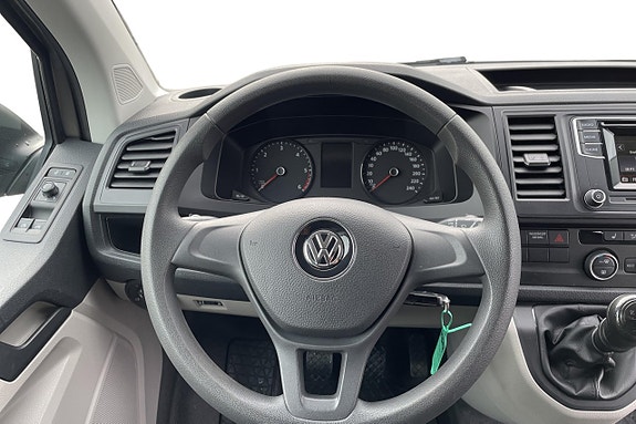 Volkswagen Caravelle 12 of 25