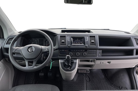 Volkswagen Caravelle 11 of 25