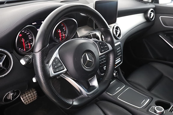 Mercedes-Benz CLA200 12 of 30
