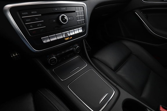 Mercedes-Benz CLA200 24 of 30