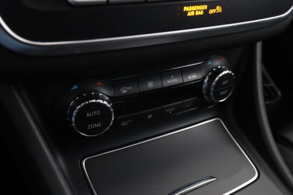 Mercedes-Benz CLA200 28 of 30
