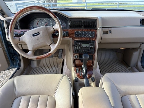 Volvo S90 4 of 10