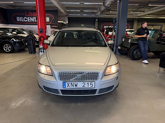 Volvo V50 2 of 11