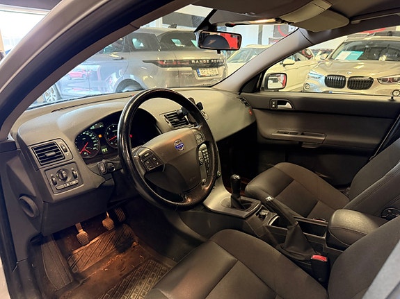 Volvo V50 7 of 11