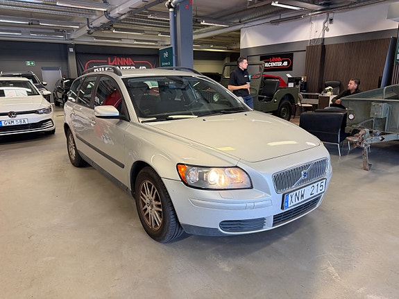 Volvo V50 3 of 11