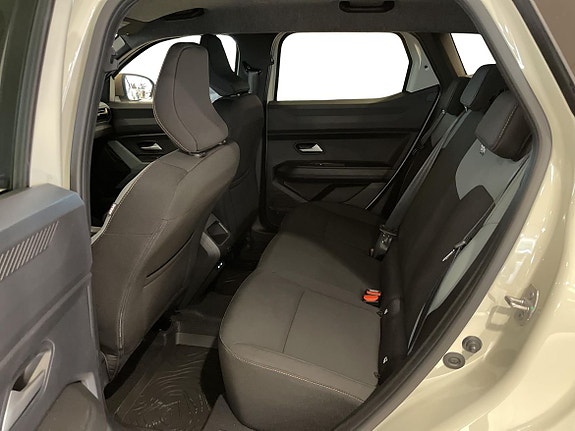 Dacia Duster 8 of 16