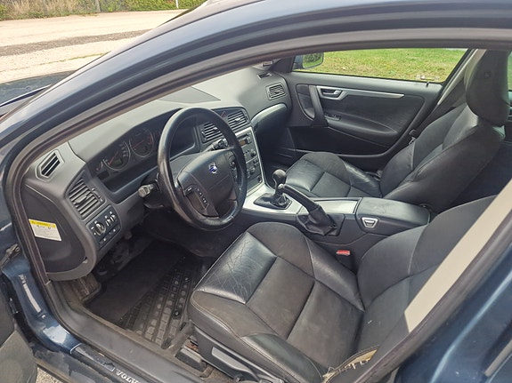 Volvo V70 5 of 5