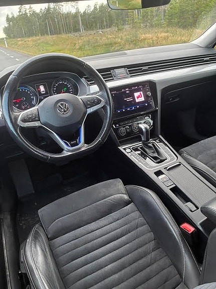 Volkswagen Passat 7 of 9
