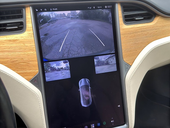 Tesla Model S 15 of 18