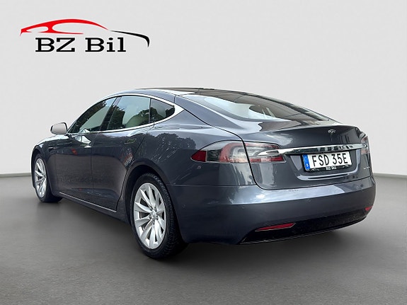 Tesla Model S 4 of 18