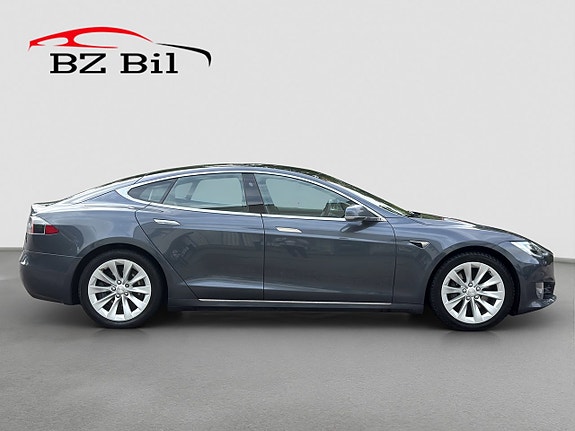 Tesla Model S 7 of 18