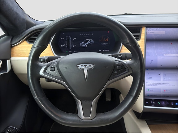 Tesla Model S 10 of 18